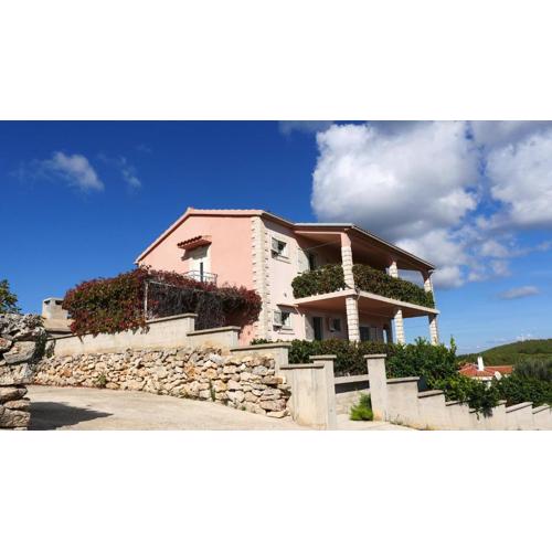 Apartments with parking spaces Rukavac, Vis - 8839