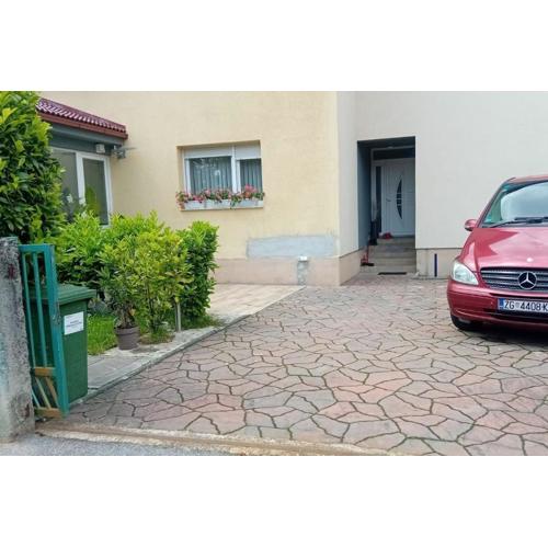 Apartments with parking spaces Samobor, Prigorje - 23690