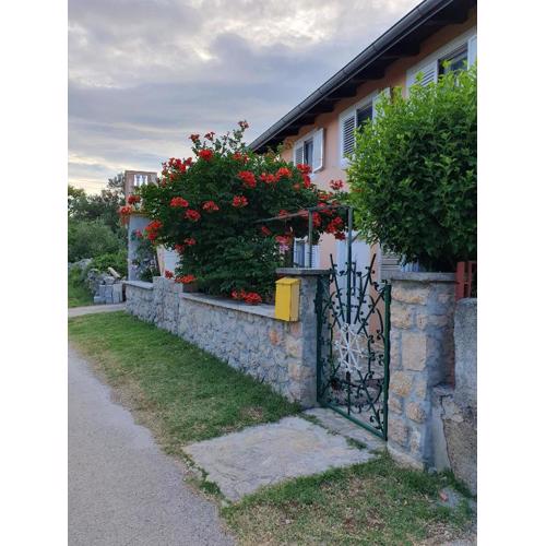 Apartments with parking spaces Seline, Paklenica - 17390
