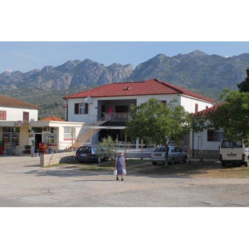 Apartments with parking spaces Seline, Paklenica - 6628