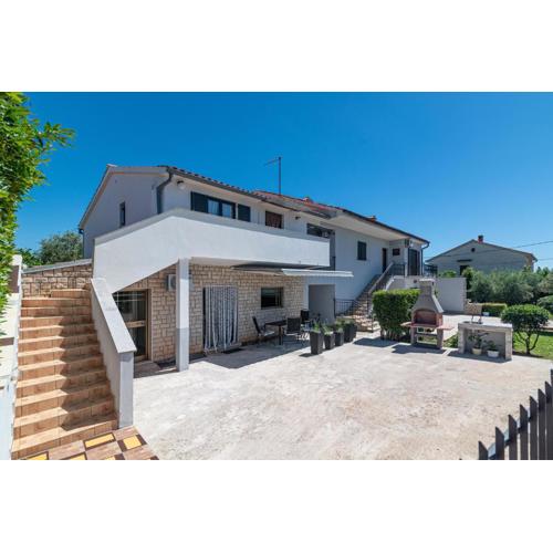 Apartments with parking spaces ski, Marcana - 24578
