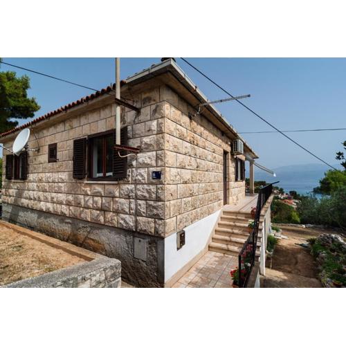 Apartments with parking spaces Splitska, Brac - 2867