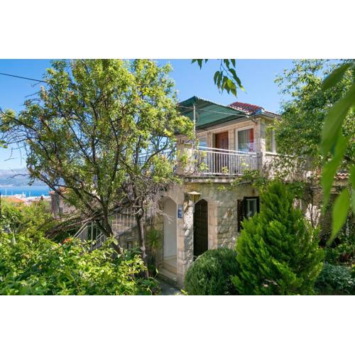 Apartments with parking spaces Supetar, Brac - 22123