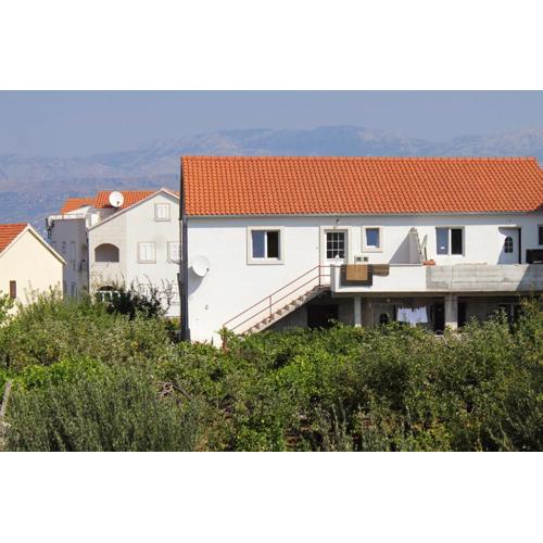 Apartments with parking spaces Supetar, Brac - 5627