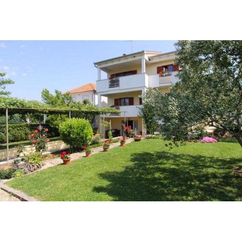 Apartments with parking spaces Sveti Filip i Jakov, Biograd - 19436