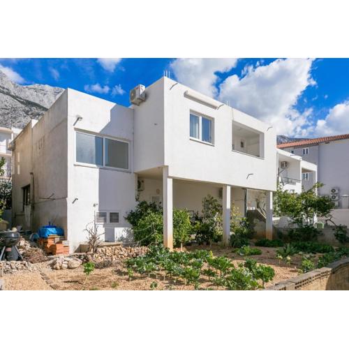 Apartments with parking spaces Tucepi, Makarska - 22936