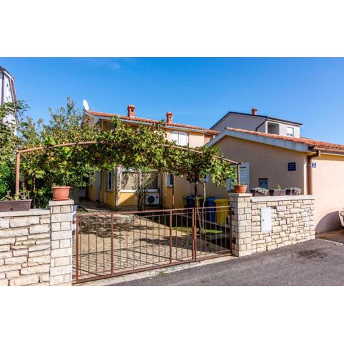 Apartments with parking spaces Valbandon, Fazana - 7352