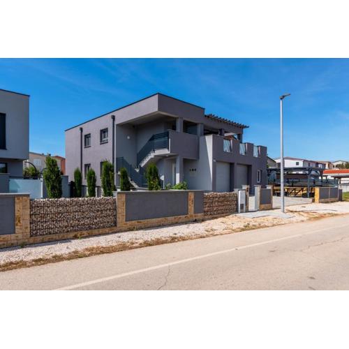Apartments with parking spaces Vir - 23252