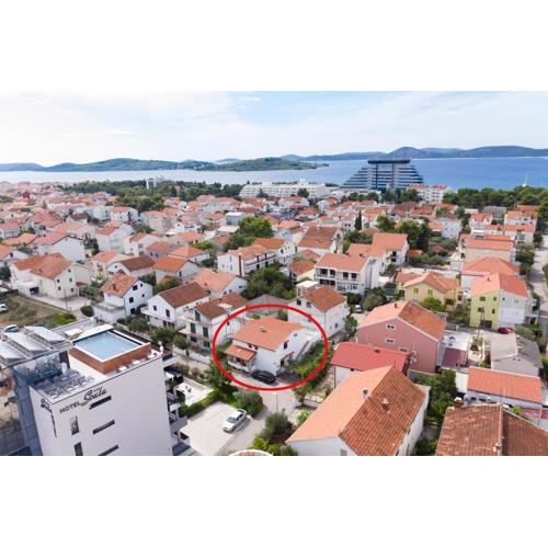 Apartments with parking spaces Vodice - 21593