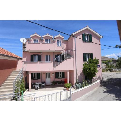 Apartments with parking spaces Zedno, Ciovo - 23279