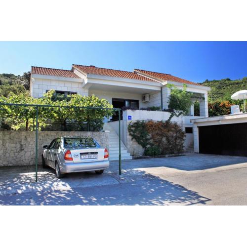 Apartments with parking spaces Zrnovska Banja, Korcula - 9226