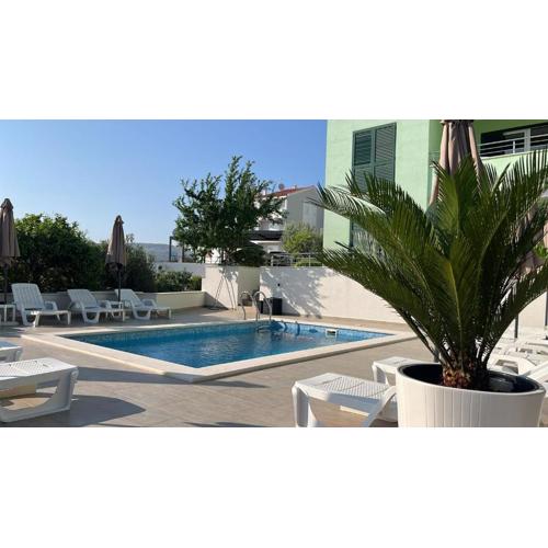Apartments with sea view & swimming pool at Čiovo - Villa Amaris