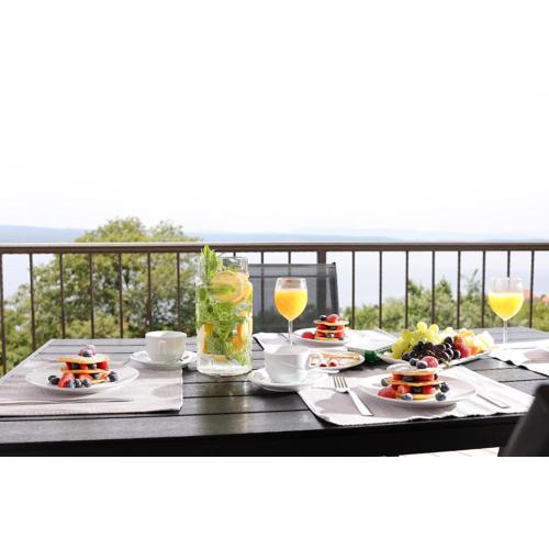 Apartments with sea view