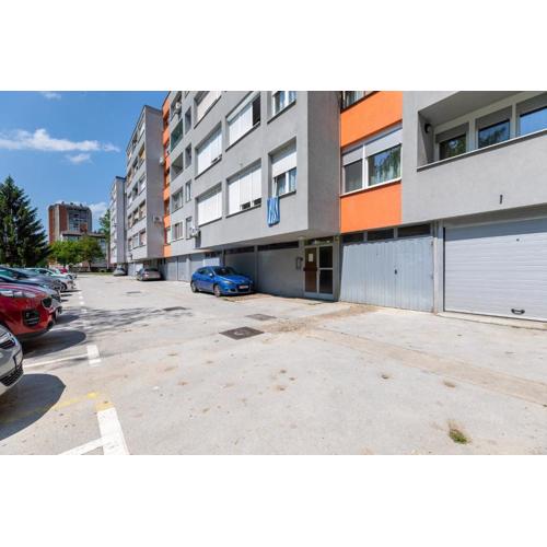 Apartments with WiFi Karlovac - 20990