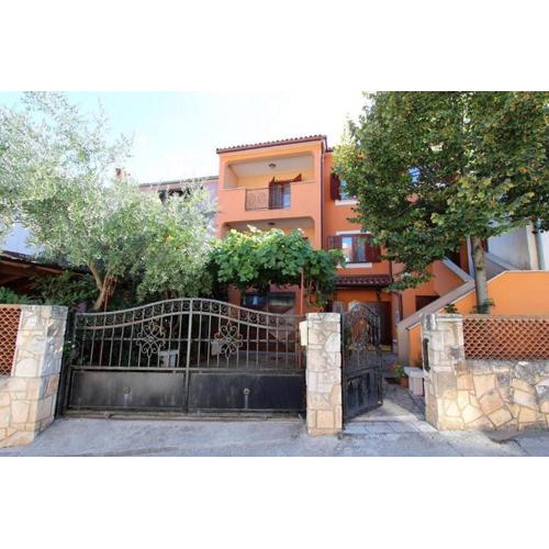 Apartments with WiFi Rovinj - 23235