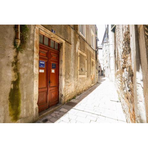 Apartments with WiFi Sibenik - 24358