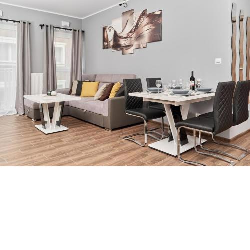 Apartments Wrocław Jana Pawła II with FREE PARKING Wrocław by Noclegi Renters