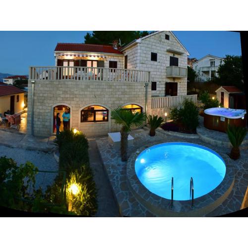 Apartments \