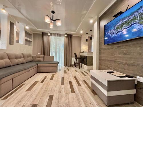 ApartPoltava Розкішна студія з КУТОВОЮ ВАННОЮ, 1-й будинок біля Корпусного парку, ПАНОРАМНИЙ балкон
