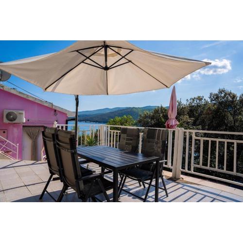 App for 2 pers with sea view near centar,18