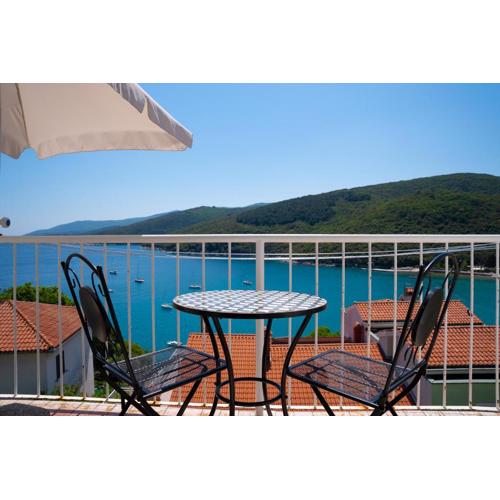 App with beautiful sea view,AC,WiFi 229