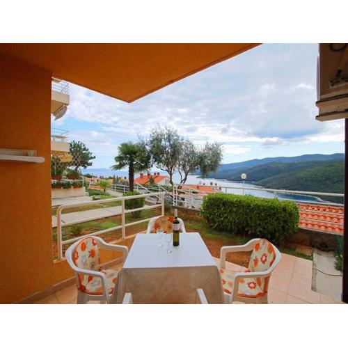 App with terrace with sea view,639