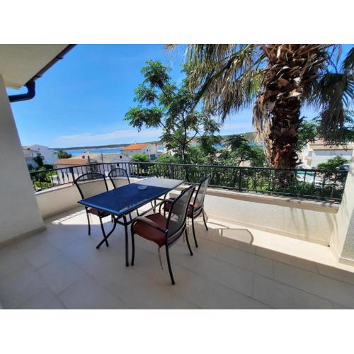 Appartement in Barbat mit Großer Terrasse