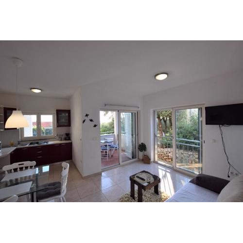 Appartement In Mandre Mit Eigener Terrasse