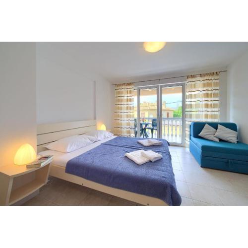 Appartement in Šilo mit Möbliertem Balkon