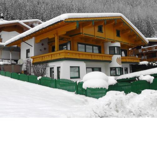 Appartementhaus Zillertal by PiaundDirk