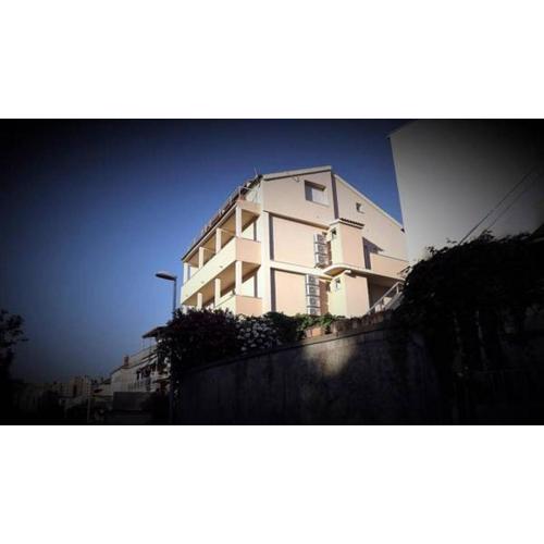Appealing Apartment 8 sleeps 3 guests