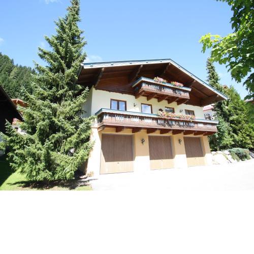 Appealing Apartment in Kleinarl with Ski Storage