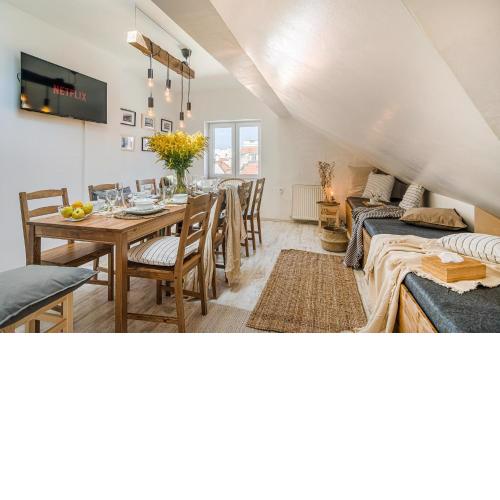 APTs in OLD TOWN PRAGUE by Michal&Friends