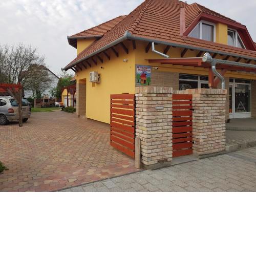 Aranyhal Apartman
