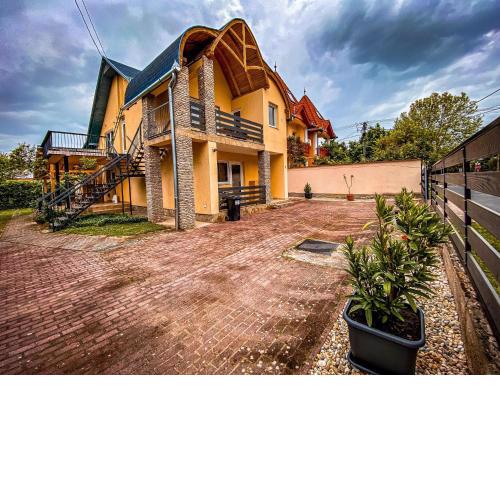 Aranypatak Apartmanház Hévíz