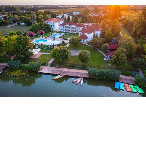 Aranyszarvas Panzió****, Étterem és Grillterasz