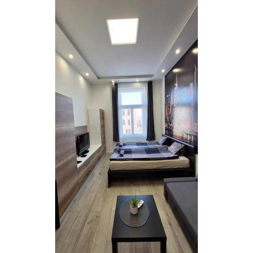 Arena flat, free street parking
