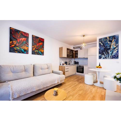 Arena Luxe Retreat, FREE Parking
