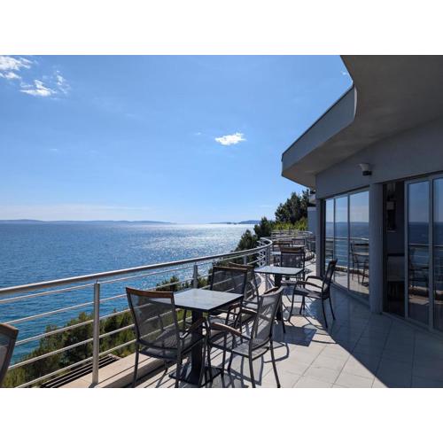 Ark Beach Apartments