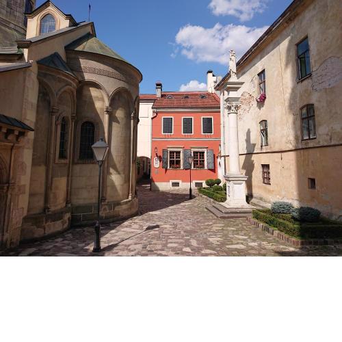 Вірменський дворик / Armenian courtyard
