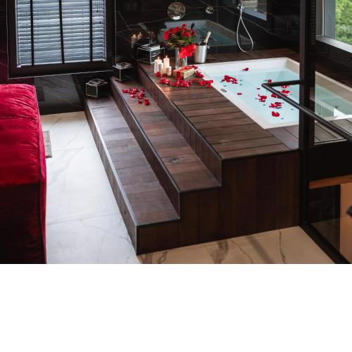 Art Penthouse with Jacuzzi - Krakow Center