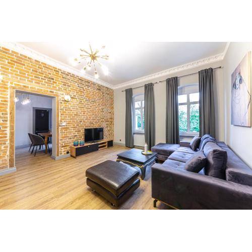 Art Premium Apart