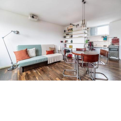 Artist studio Mokotow - 12 minutes center
