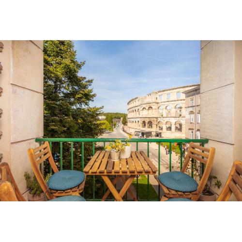 Artistic luxury flat with Colosseum view