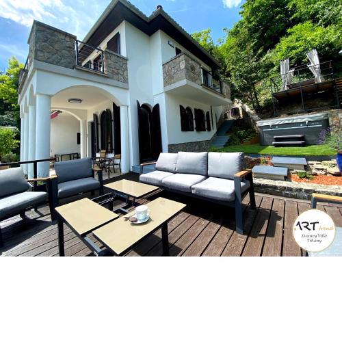 ARTtrend Luxury Villa