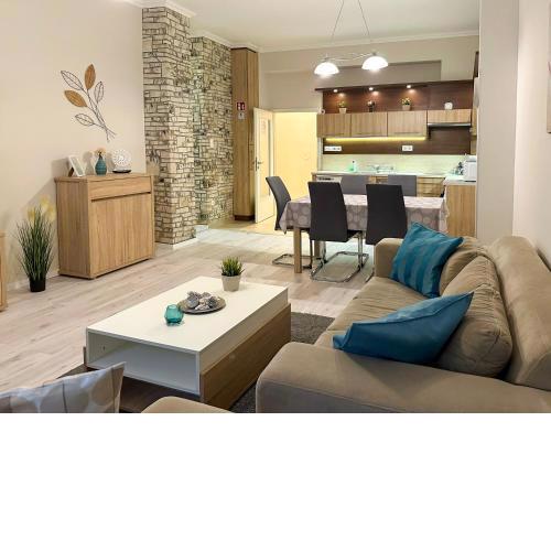 Asbóth Taylor Apartment