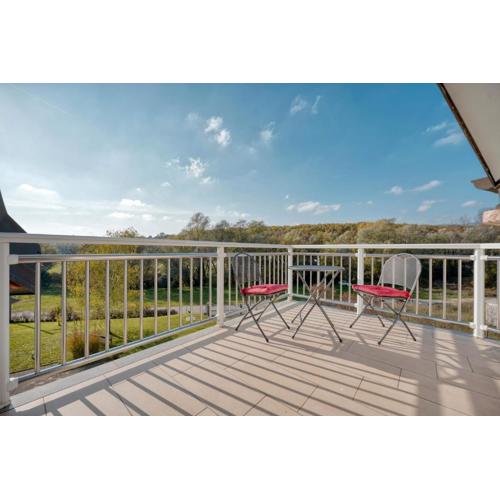 ASTAREA - Luxe penthouse in nature - jacuzzi - free private parking - terrace & balcony - peace