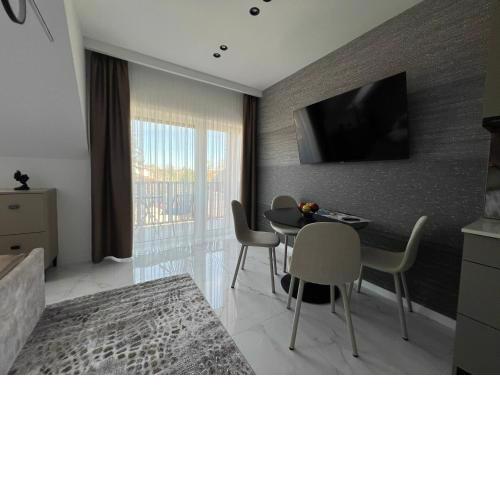 ASTRA LUX Apartments