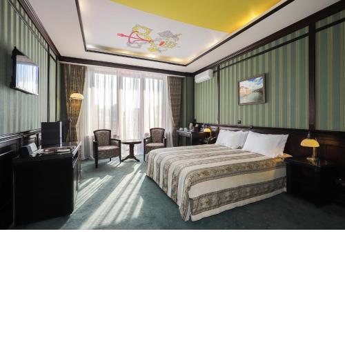 Attache Hotel