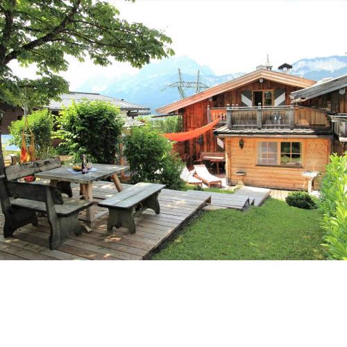 Attractive chalet right on the piste with sauna